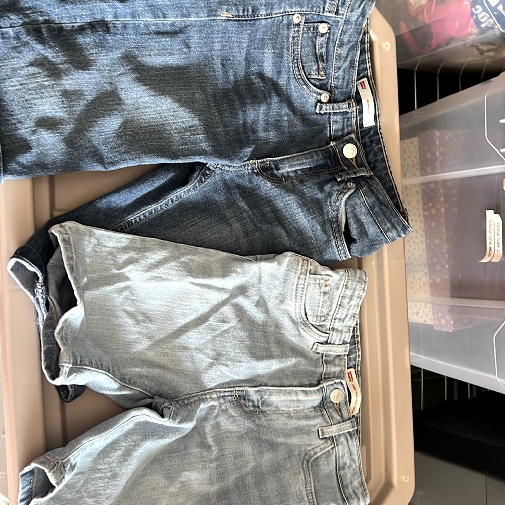 2 pair of girls Levi’s EUC denim shorts size 10